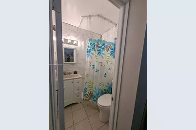 3740 W 5th Ct, Hialeah, FL 33012 - Photo 7