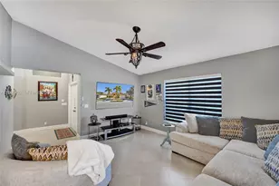 1553 SW 191st Ave, Pembroke Pines, FL 33029 - Photo 15