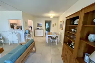 118 E Upminster E, Deerfield Beach, FL 33442 - Photo 5