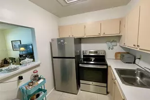 118 E Upminster E, Deerfield Beach, FL 33442 - Photo 13