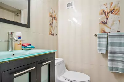 5601 Collins Ave #423, Miami Beach, FL 33140 - Photo 11