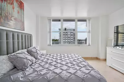 5601 Collins Ave #423, Miami Beach, FL 33140 - Photo 3
