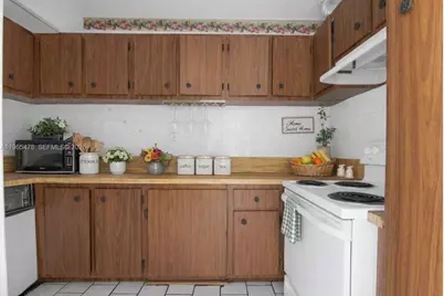 4805 NW 7th St #302-15, Miami, FL 33126 - Photo 7