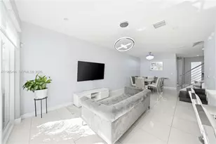 10530 NW 63rd Terrace, Doral, FL 33178 - Photo 5