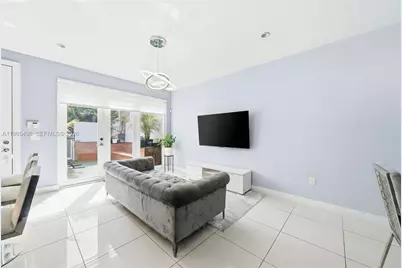 10530 NW 63rd Ter, Doral, FL 33178 - Photo 9