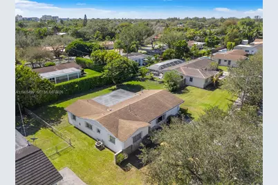 8970 SW 82nd St, Miami, FL 33173 - Photo 7