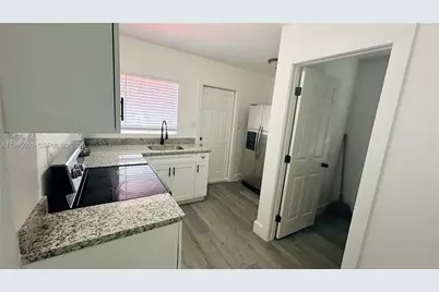 1100 NW 75th St, Miami, FL 33150 - Photo 21