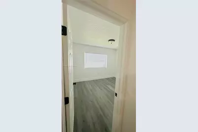 1100 NW 75th St, Miami, FL 33150 - Photo 11