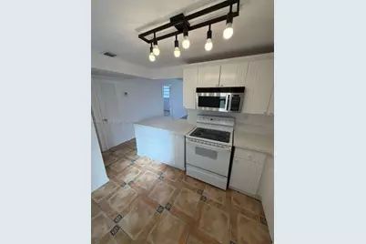 7850 Byron Ave #403, Miami Beach, FL 33141 - Photo 9