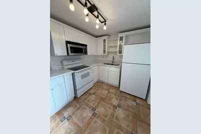 7850 Byron Ave #403, Miami Beach, FL 33141 - Photo 11