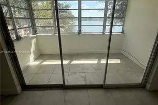 300 NE 191st St, Miami, FL 33179 - Photo 21