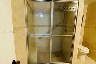 10000 NW 80th Ct, Hialeah Gardens, FL 33016 - Photo 7