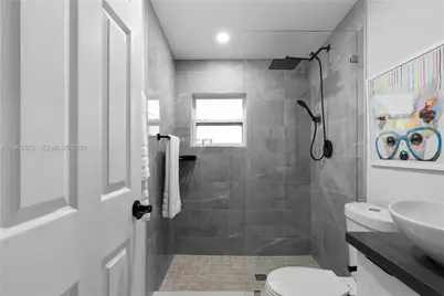 2376 NW 2nd St, Miami, FL 33125 - Photo 25