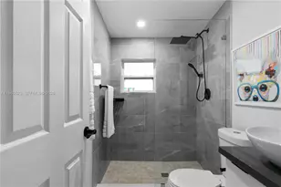 2376 NW 2nd St, Miami, FL 33125 - Photo 25