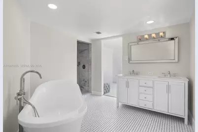 670 SE 7th Ave, Pompano Beach, FL 33060 - Photo 11
