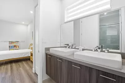 8096 NW 48th Ter, Doral, FL 33166 - Photo 35