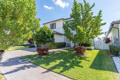 8096 NW 48th Ter, Doral, FL 33166 - Photo 5