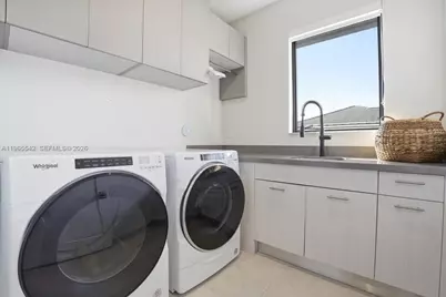 8096 NW 48th Ter, Doral, FL 33166 - Photo 25