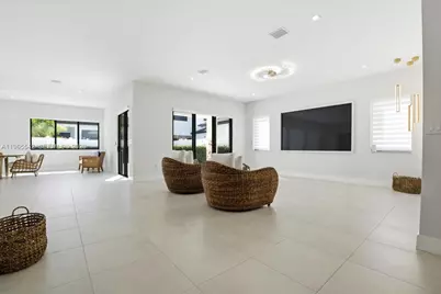 8096 NW 48th Ter, Doral, FL 33166 - Photo 9