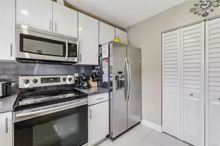 6410 W 27th Ln, Hialeah, FL 33016 - Photo 15