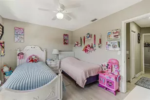 6410 W 27th Ln, Hialeah, FL 33016 - Photo 21