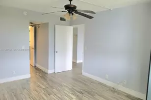 9470 Poinciana Pl, Davie, FL 33324 - Photo 9