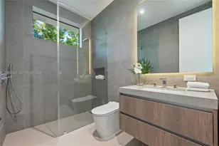 215 S Shore Dr, Miami, FL 33133 - Photo 15