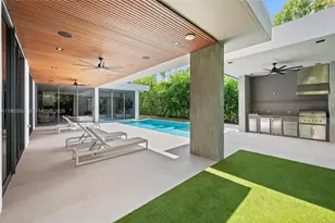 215 S Shore Dr, Miami, FL 33133 - Photo 3
