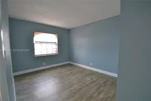 5040 SW 13th St, North Lauderdale, FL 33068 - Photo 15