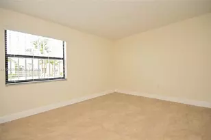 10400 SW 67th St, Miami, FL 33173 - Photo 13