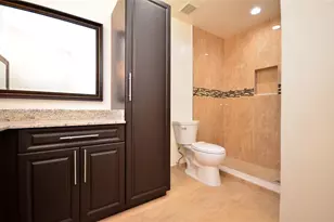 10400 SW 67th St, Miami, FL 33173 - Photo 11