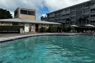 410 SE 2nd St, Hallandale Beach, FL 33009 - Photo 37