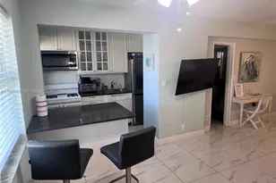 321 Wilson St, Hollywood, FL 33019 - Photo 5