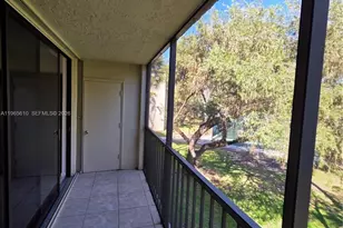 8065 SW 107th Ave, Miami, FL 33173 - Photo 17