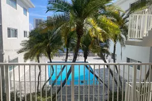 462 Golden Isles Dr, Hallandale Beach, FL 33009 - Photo 9