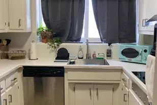 462 Golden Isles Dr, Hallandale Beach, FL 33009 - Photo 15