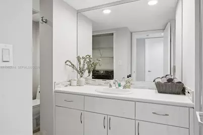 16485 Collins Ave #1034, Sunny Isles Beach, FL 33160 - Photo 25