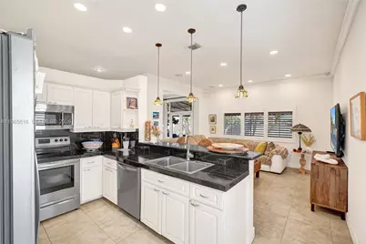 471 SW 92nd Psge, Miami, FL 33174 - Photo 9