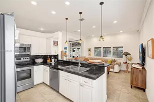 471 SW 92nd Passage, Miami, FL 33174 - Photo 9