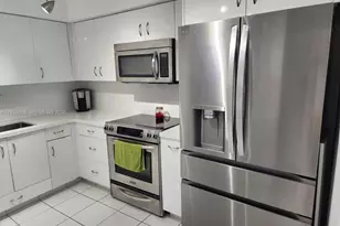 3530 Mystic Pointe Dr, Aventura, FL 33180 - Photo 9