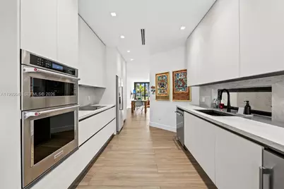 2662 NE 135th St, North Miami, FL 33181 - Photo 7