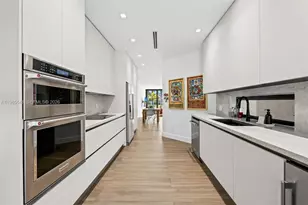 2662 NE 135th St, North Miami, FL 33181 - Photo 7