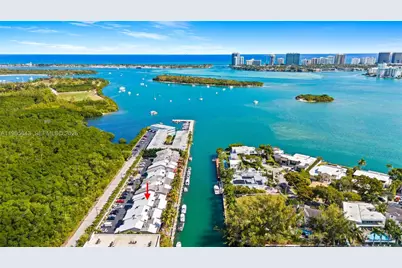 2662 NE 135th St, North Miami, FL 33181 - Photo 1