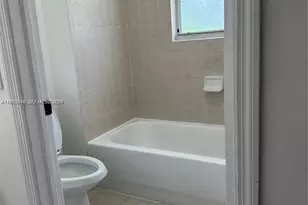 3085 SE 17th Ave, Homestead, FL 33035 - Photo 7