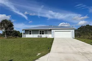 9003 Largo Cir, Labelle, FL 33935 - Photo 1