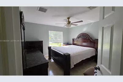 825 SE Cavern Ave, Port Saint Lucie, FL 34983 - Photo 11