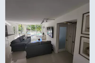 1000 Quayside Ter #408, Miami, FL 33138 - Photo 9