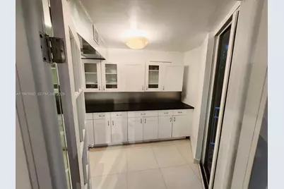 1000 Quayside Ter #408, Miami, FL 33138 - Photo 11