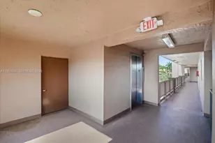 9850 Sunrise Lakes Blvd, Sunrise, FL 33322 - Photo 25