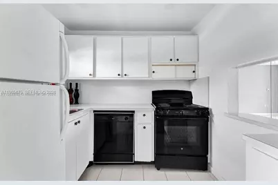 8100 Sunrise Lakes Blvd #208, Sunrise, FL 33322 - Photo 3